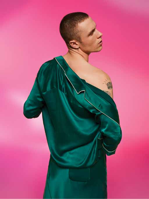see full spread on Kaltblut